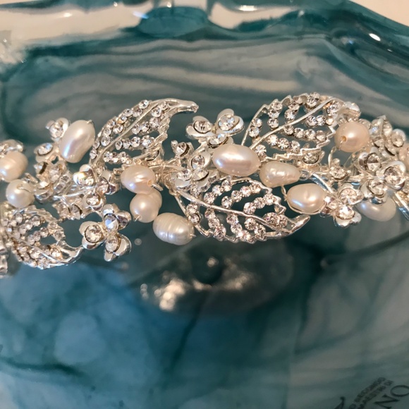 Freshwater Pearl and Rhinestone Tiara/Headband/Bride/Special Occasion - Picture 3 of 3